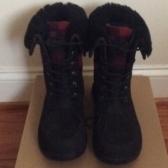 ? UGG men’s lumberjack snow boots- size 9 main image 4